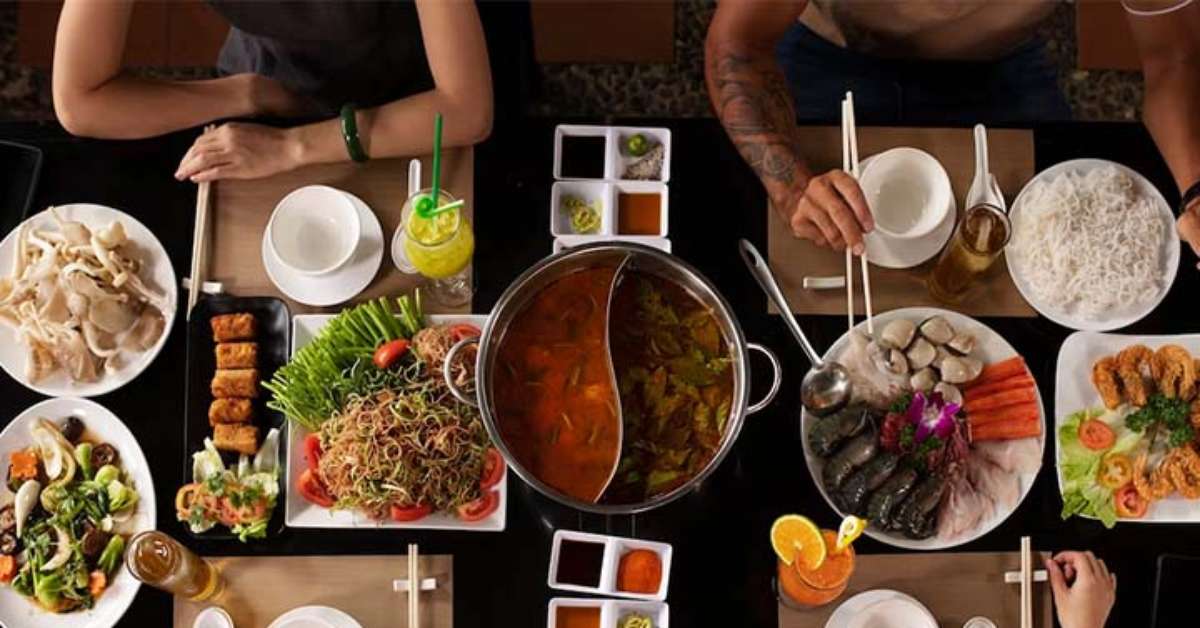 Restaurante no Japão desafia clientes a degustarem grandes quantidades de  macarrão típico