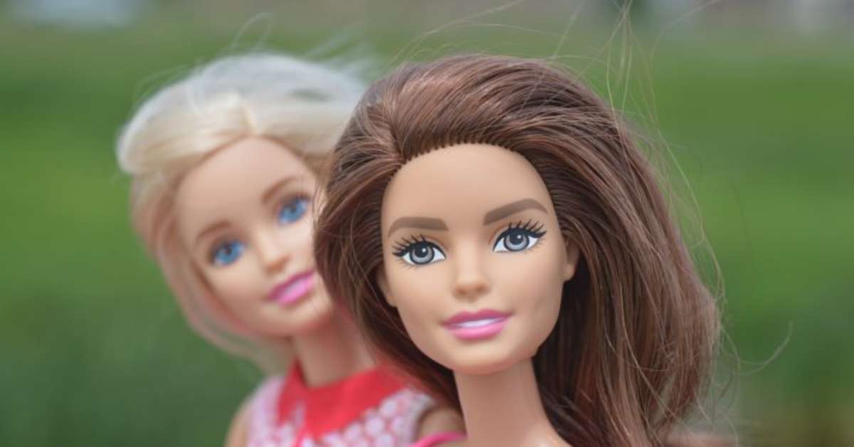A Mattel lançou a Barbie Aborto para incentivar as meninas a matar