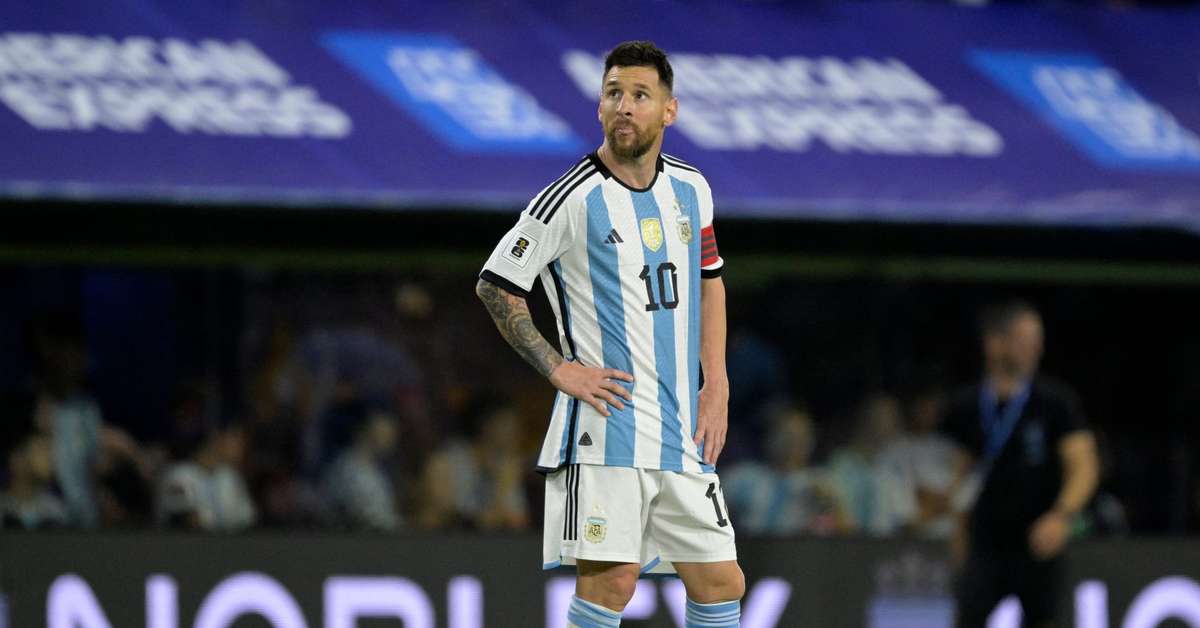 Machucado, Messi desfalca a Argentina nos amistosos contra El