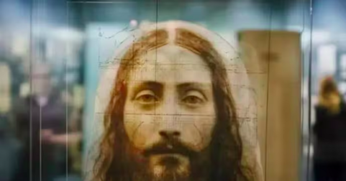 Inteligência artificial revela o rosto de jesus no santo sudário