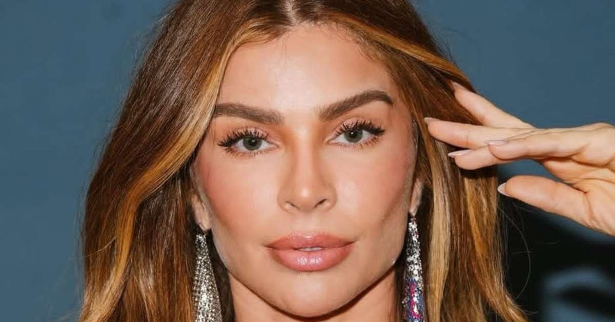 Manicure, garçom e telefonista: Veja os empregos das celebridades antes da fama