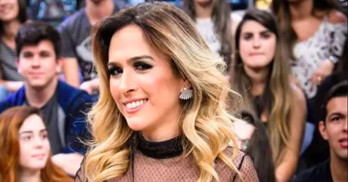 Tatá Werneck se emociona ao falar da filha após vencer no "Melhores do Ano"