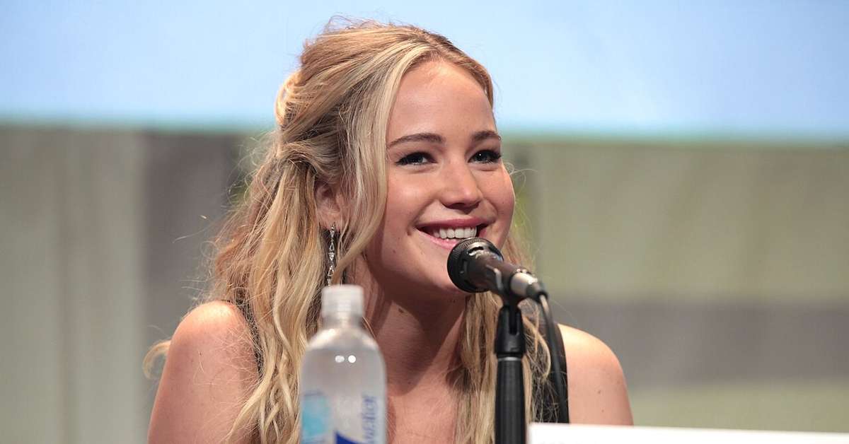 Jennifer Lawrence confirma retorno como Katniss em "Jogos Vorazes: Amanhecer na Colheita"