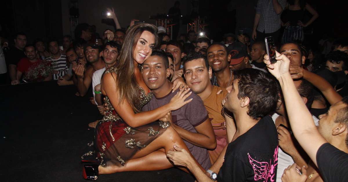 Nicole Bahls é eleita diva do público gay no Rio de Janeiro