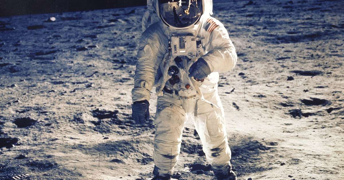 Quem Foi O Primeiro Astronauta A Pisar Na Lua
