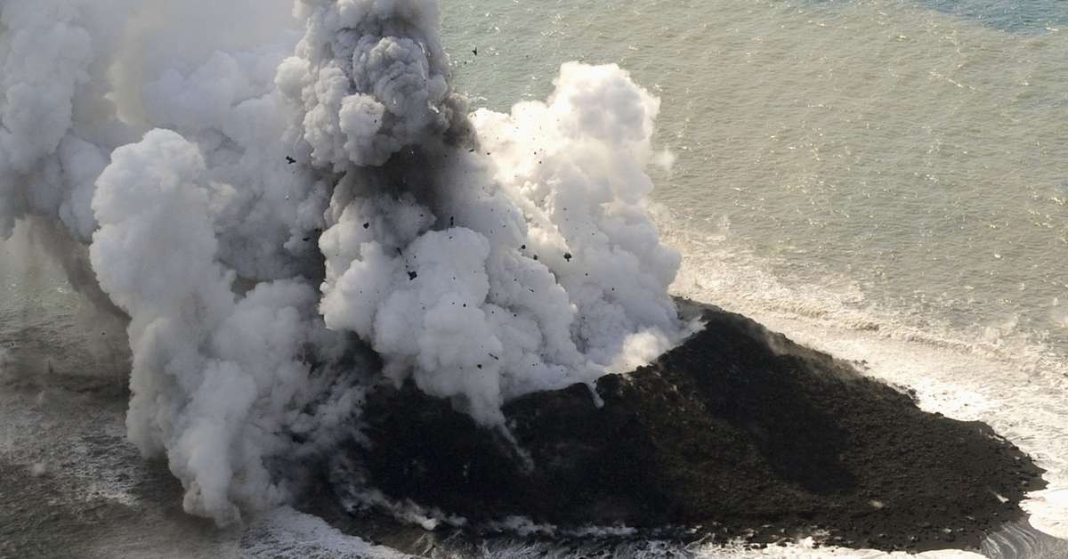 Erupção vulcânica forma pequena ilha no sul do Japão