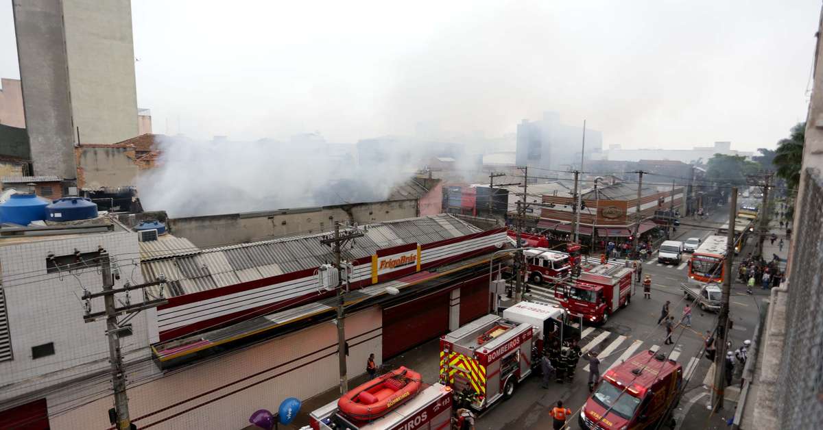 Incêndio em São Paulo deixa quatro mortos e 24 feridos Incêndio em São Paulo deixa quatro mortos e 24 feridos