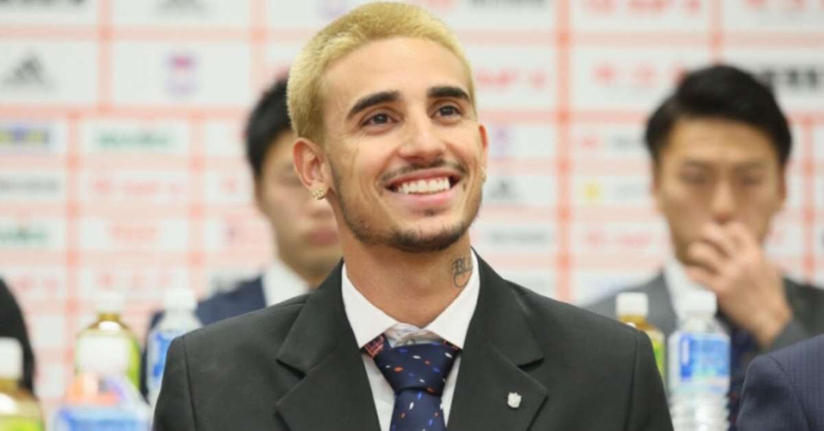 Thiago Galhardo é apresentado pelo Albirex Niigata do Japão