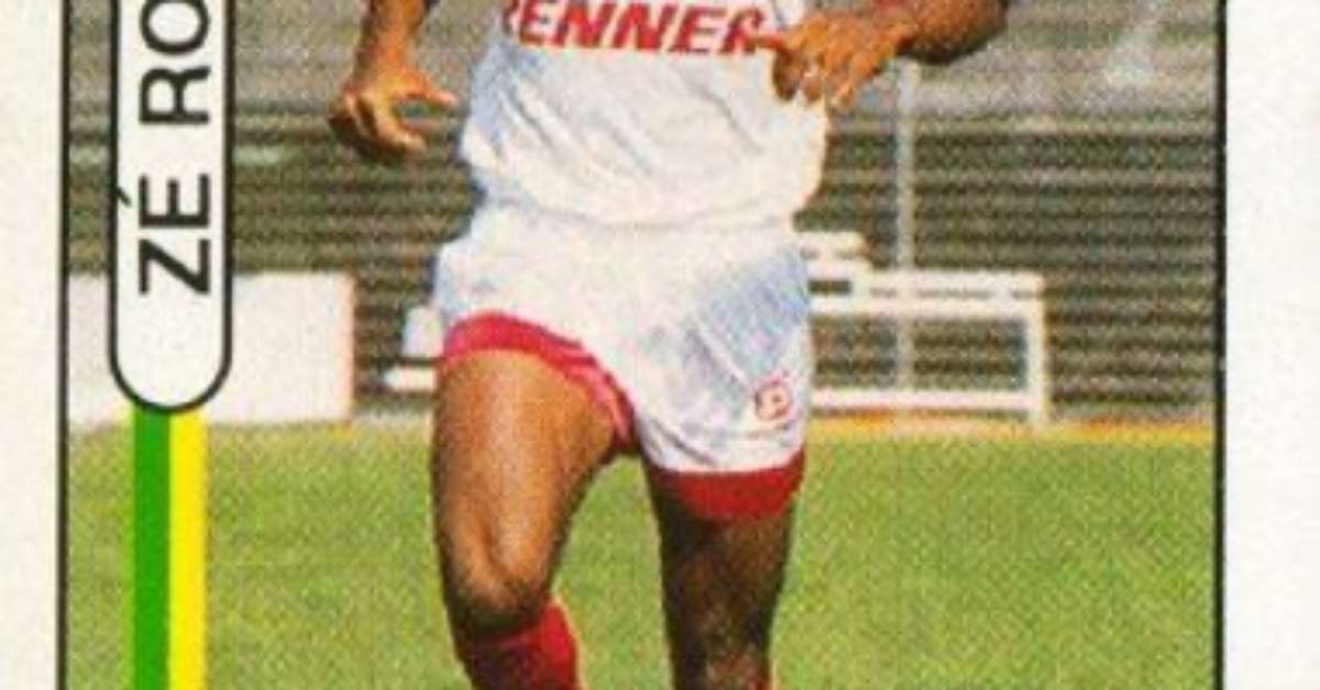 43 anos e voando! Veja a carreira de Zé Roberto em figurinhas