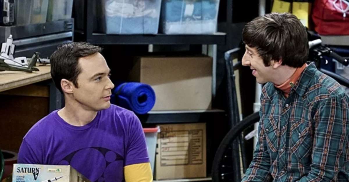 The Big Bang Theory Howard se fantasia de Sheldon em fotos do episódio