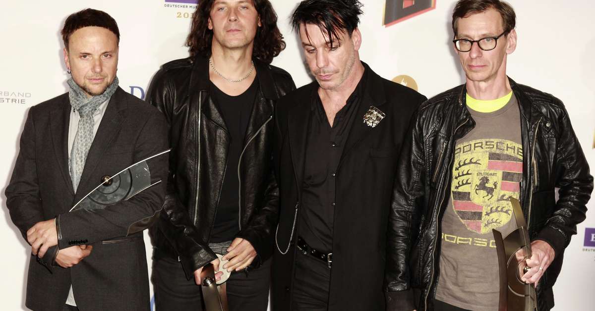 Banda alemã Rammstein causa revolta ao surgir em vídeo como prisioneiros de campo nazista