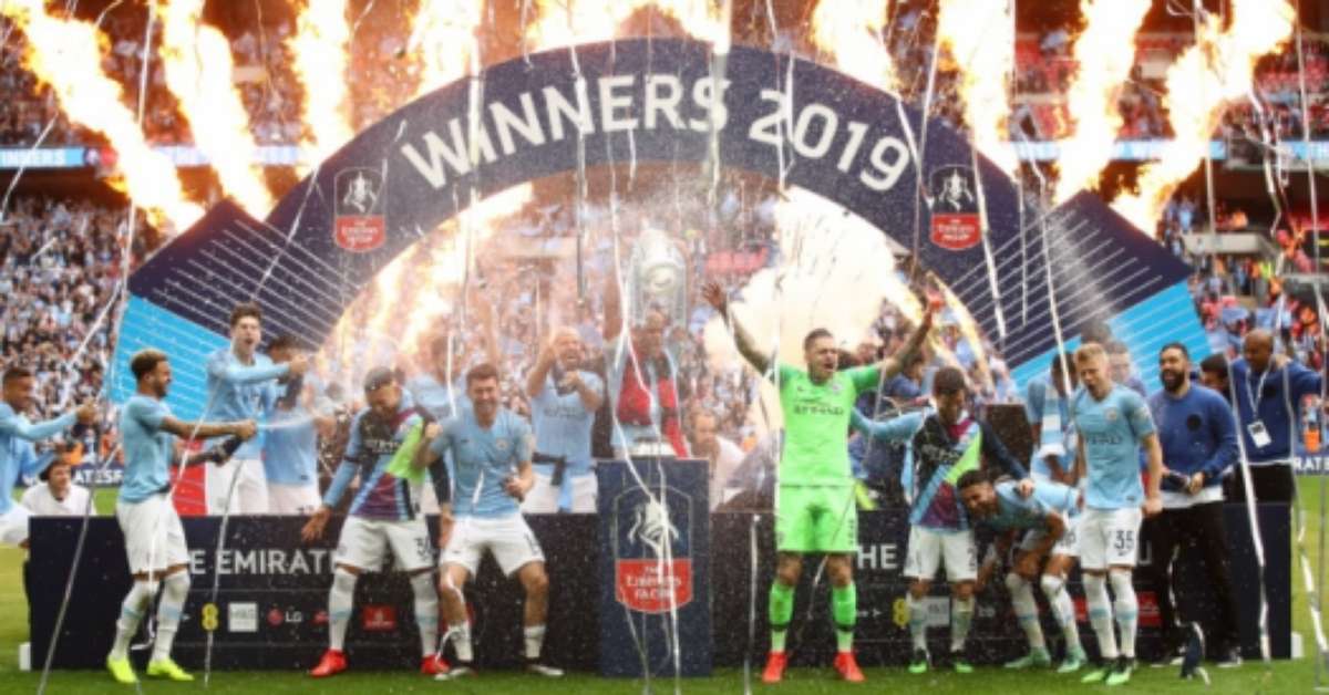 Sterling brilha, City goleia e conquista Copa da Inglaterra