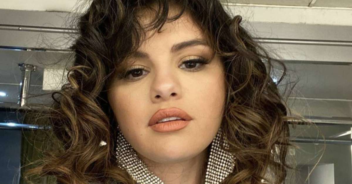 Selena Gomez anuncia lançamento de álbum deluxe com músicas inéditas; ouça prévia Selena Gomez anuncia lançamento de álbum deluxe com músicas inéditas; ouça prévia