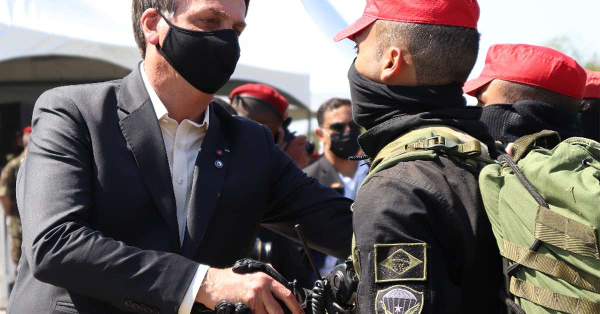 Bolsonaro: Meu Exército não vai obrigar o povo ficar em casa