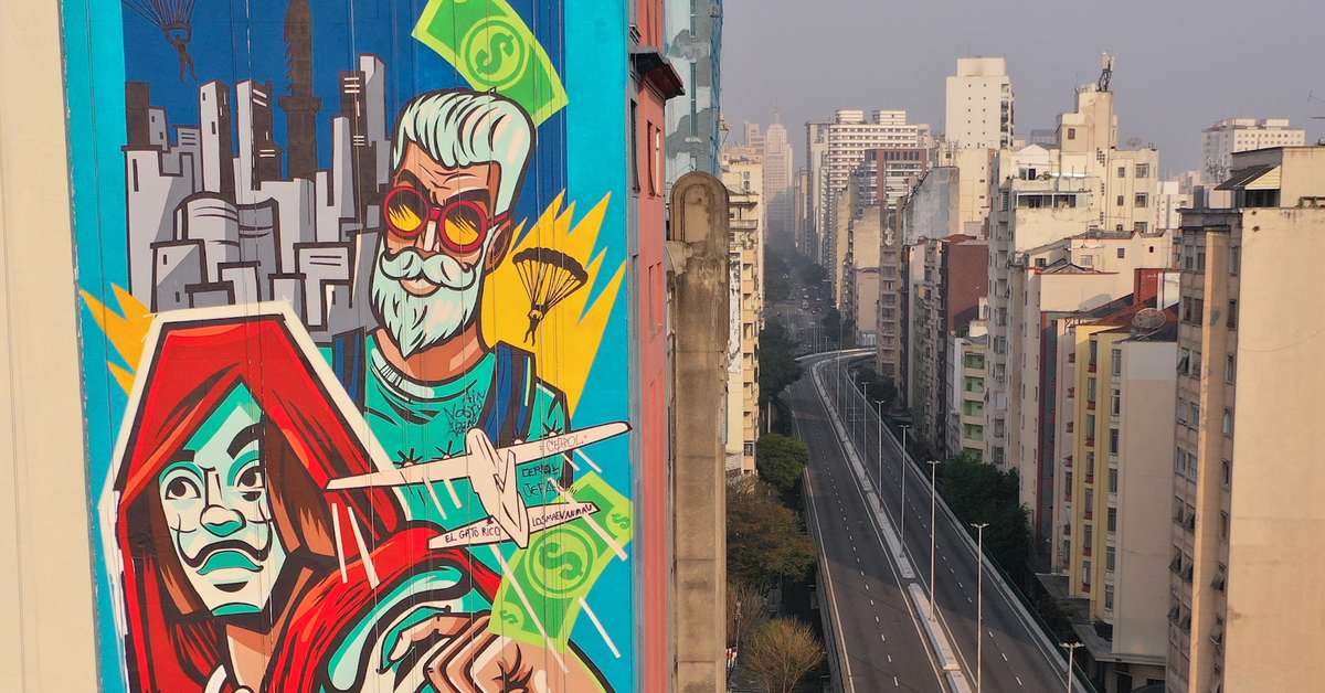 Free Fire Gets Graffiti In The Minhocao Building In Sp