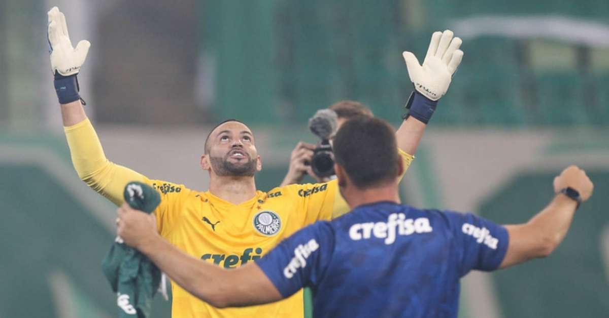 Weverton atinge marca histórica de Velloso com a camisa do ...