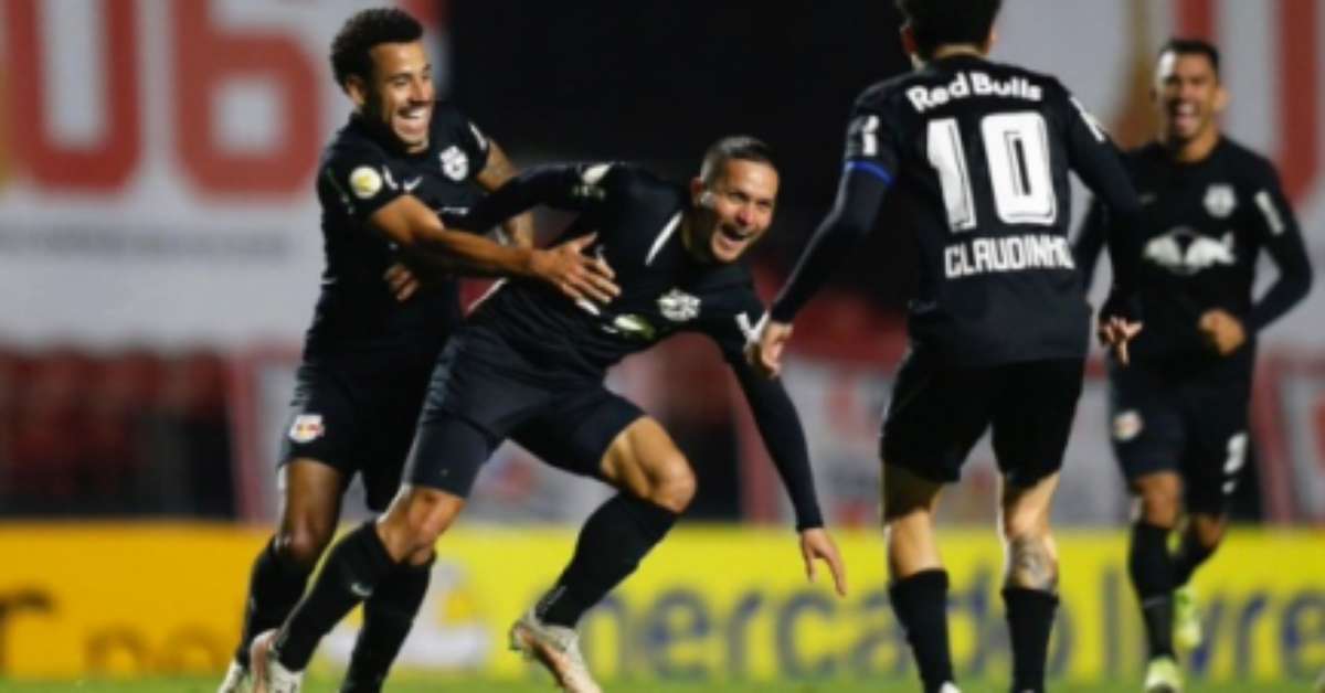 S&Atilde;&pound;o Paulo perde de virada para o l&Atilde;&shy;der Bragantino e segue na zona de  rebaixamento do Brasileir&Atilde;&pound;o