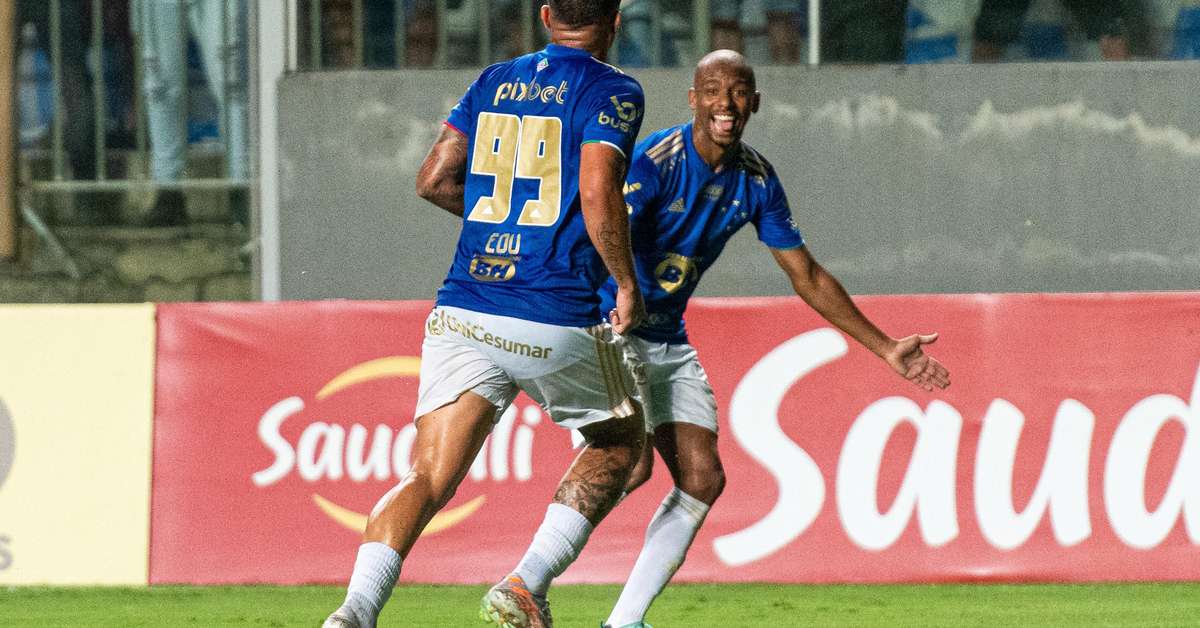 Cruzeiro vence Uberl&Atilde;&cent;ndia e mant&Atilde;&copy;m lideran&Atilde;&sect;a no Mineiro
