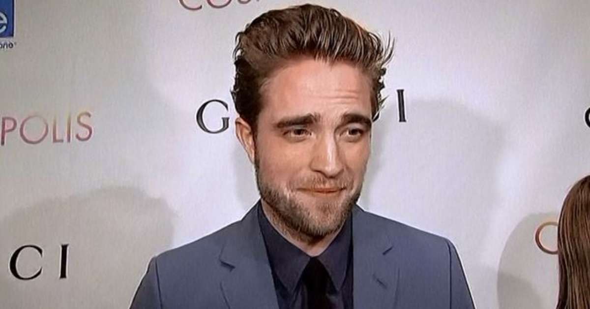 Robert Pattinson vai à 1ª première após ser traído pela namorada Robert Pattinson vai à 1ª première após ser traído pela namorada