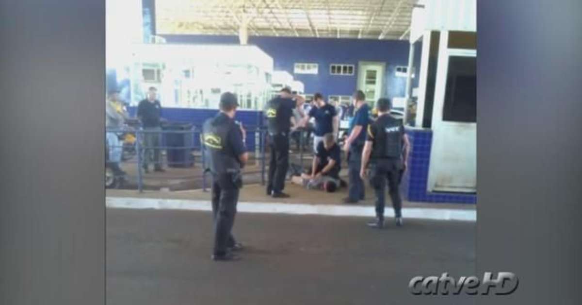 Homem morre após abordagem na aduana da Receita Federal em ...
