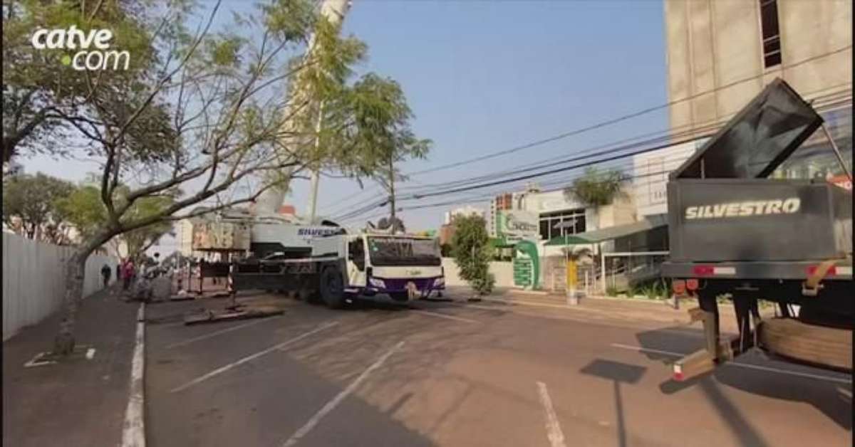 Rua Lucia De Castro Silva 160 Rua Castro Alves tem trecho interditado nesta manhã (21)