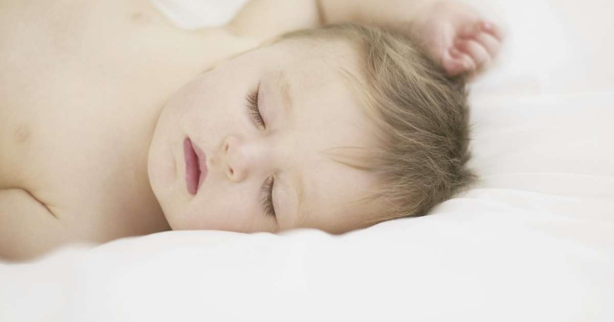 Deixar o bebê chorando até dormir aumenta o nível de estresse