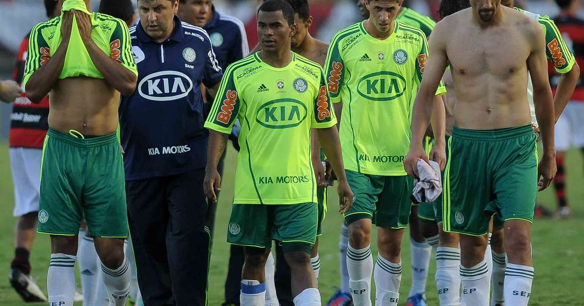 Dez Anos Depois, Palmeiras Repete Vexame E é Rebaixado No Brasileiro