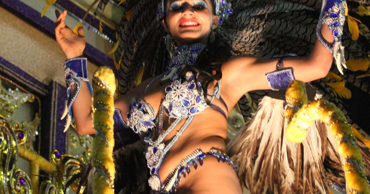 Nenê de Vila Matilde faz desfile sobre lutas pela igualdade Nenê de Vila Matilde faz desfile sobre lutas pela igualdade