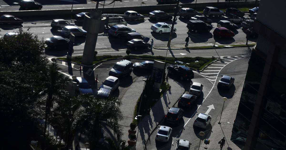 Vereadores querem assegurar livre circulação de veículos