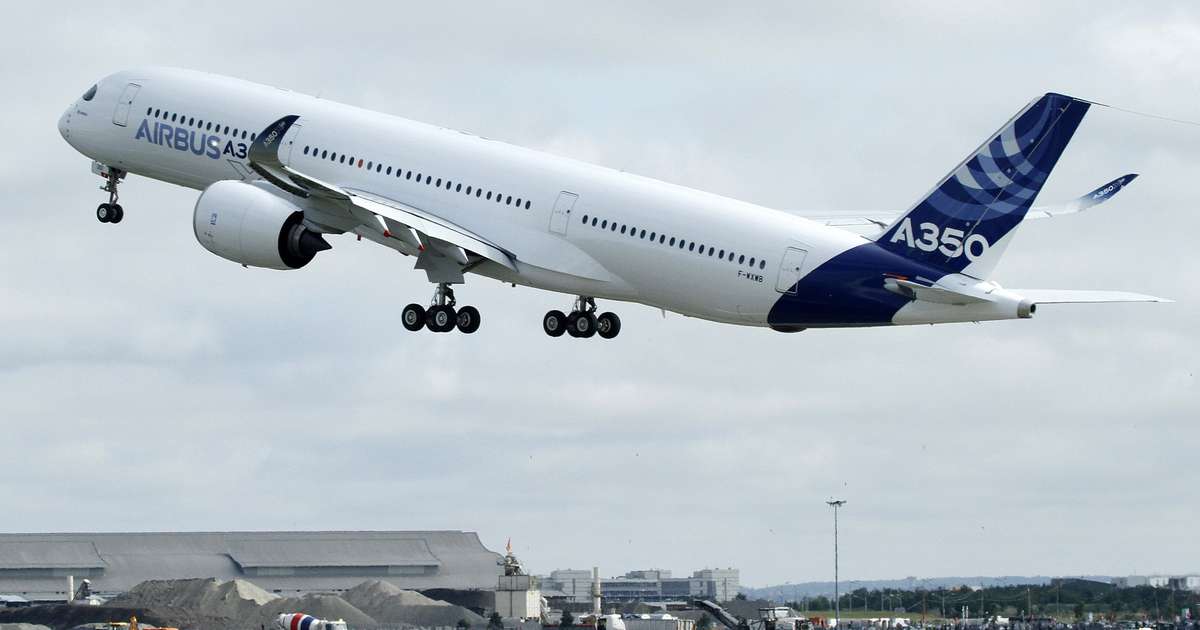 Novo Jato A350 Da Airbus Faz Voo Inaugural Na França