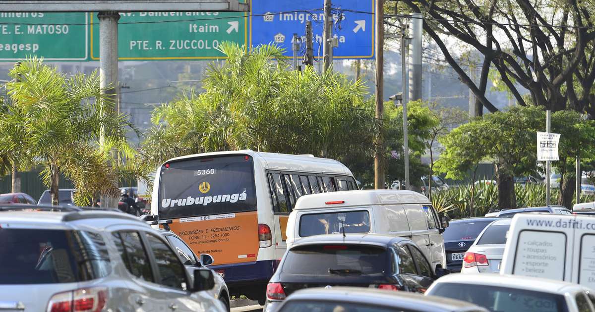 Protesto prejudica trânsito na Marginal Pinheiros,