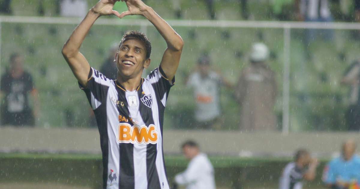 M. Rocha revela conversa com Cuca e pedido para chutar de fora da área