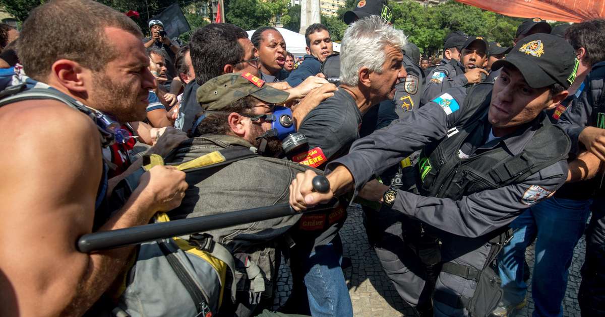 Paes lamenta 'radicalização' de professores em greve no Rio