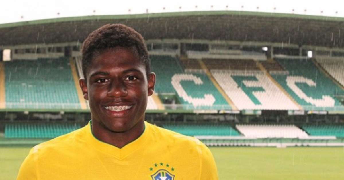 Liverpool e United disputam contratação de promessa de Portugal