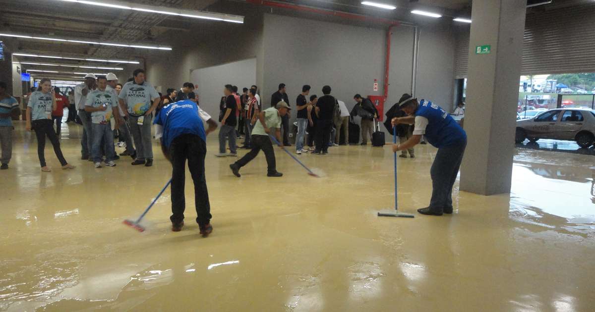 Copa do Mundo 2014 - Chuva de água à noite e de gols à tarde