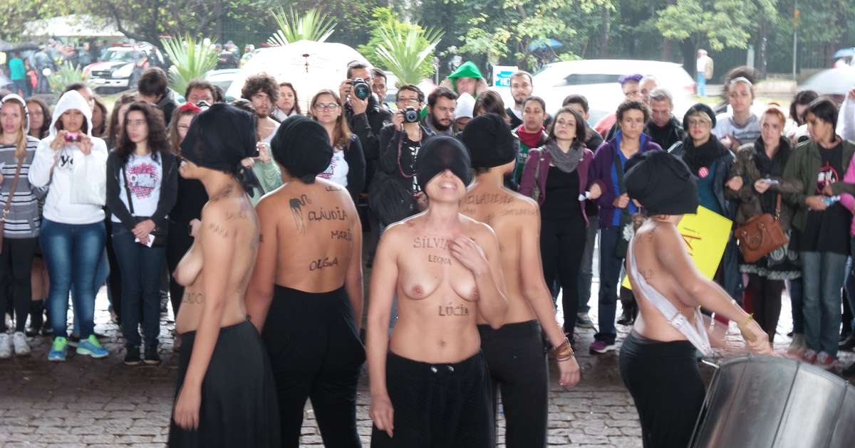 SP: 'encoxadas' são alvo de protesto na Marcha das Vadias