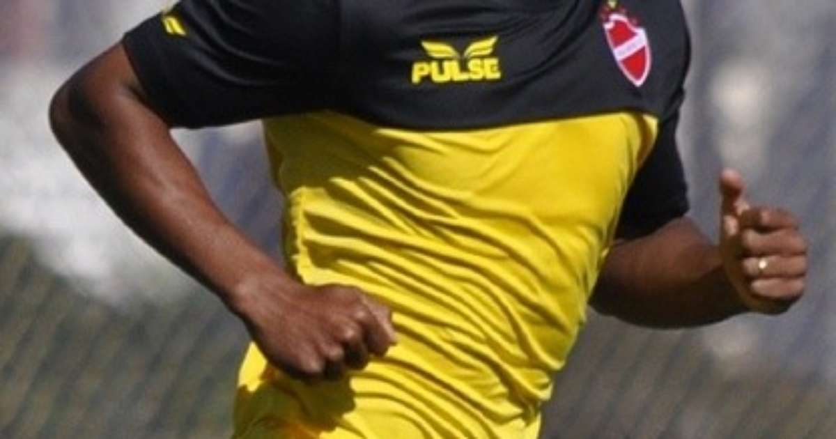 Técnico testa Vila Nova com cinco mudanças entre titulares