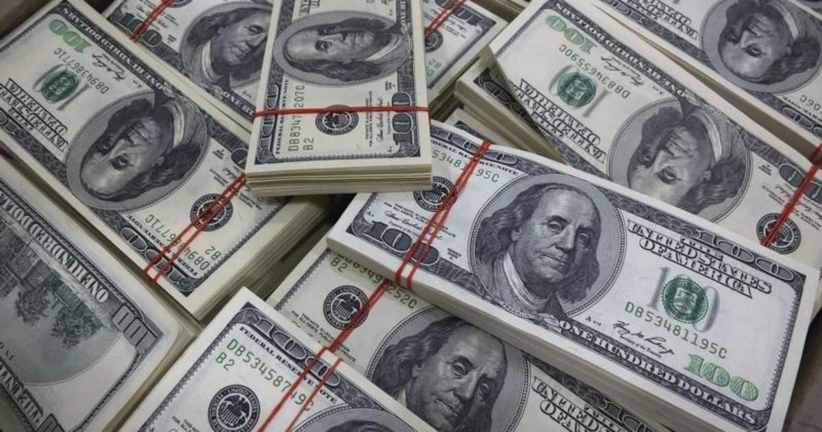 Dólar cai mais de 1% e vai abaixo de R$2,50, com correção