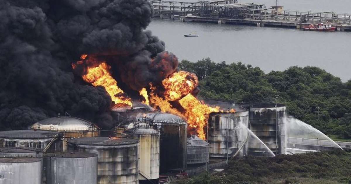 Bombeiros utilizam 6 mil litros de água para controlar incêndio no