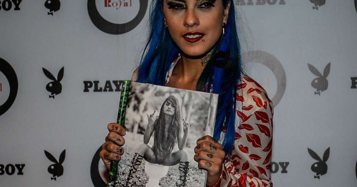 MC Tati Zaqui lança Playboy de limousine em São Paulo