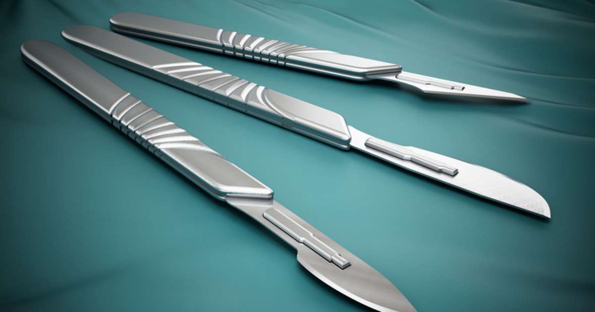 Australiano perde testículo durante cirurgia ilegal em hotel