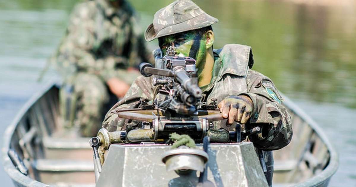 Id de farda da infantaria do exército brasileiro. Aproveite e