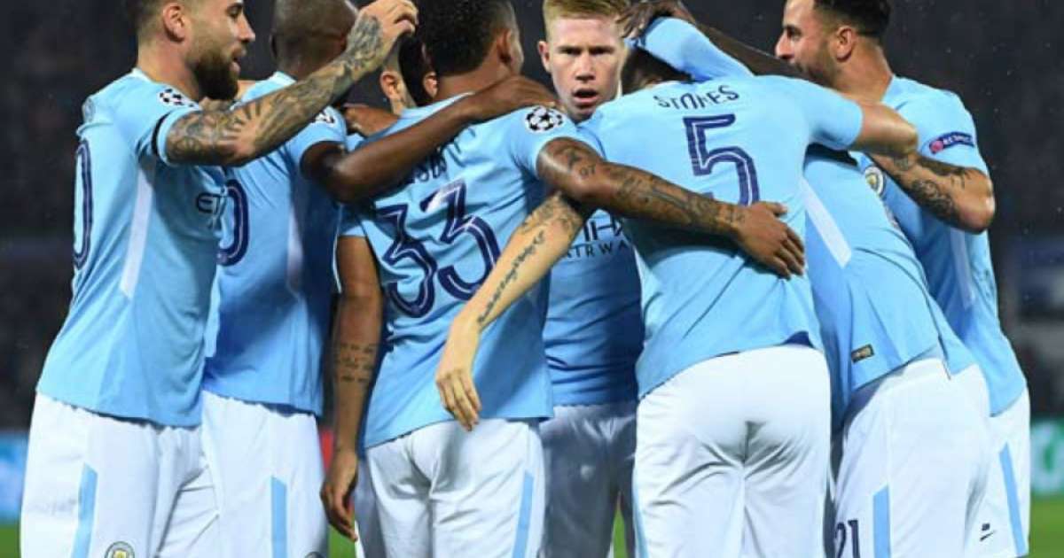 Manchester City defende a ponta contra o Burnley; United e Chelsea também jogam neste sábado Manchester City defende a ponta contra o Burnley; United e Chelsea também jogam neste sábado