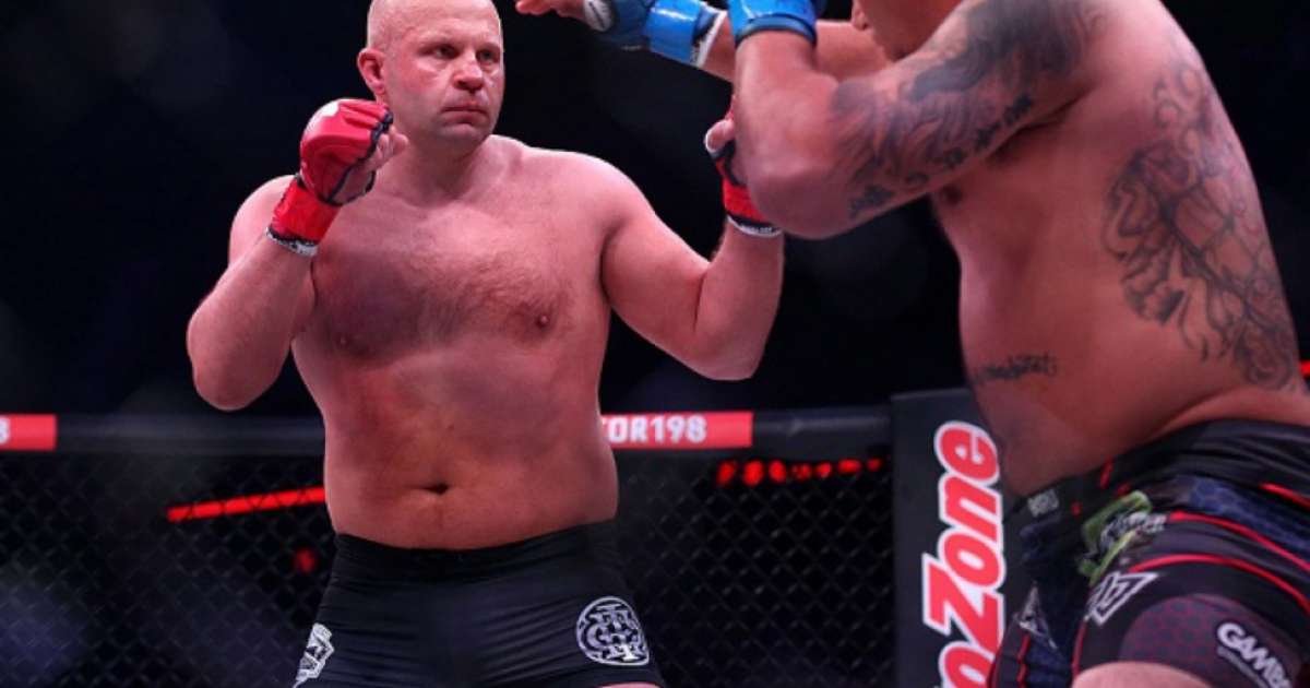 Fedor se recupera de knockdown e nocauteia ex-campeão em 48