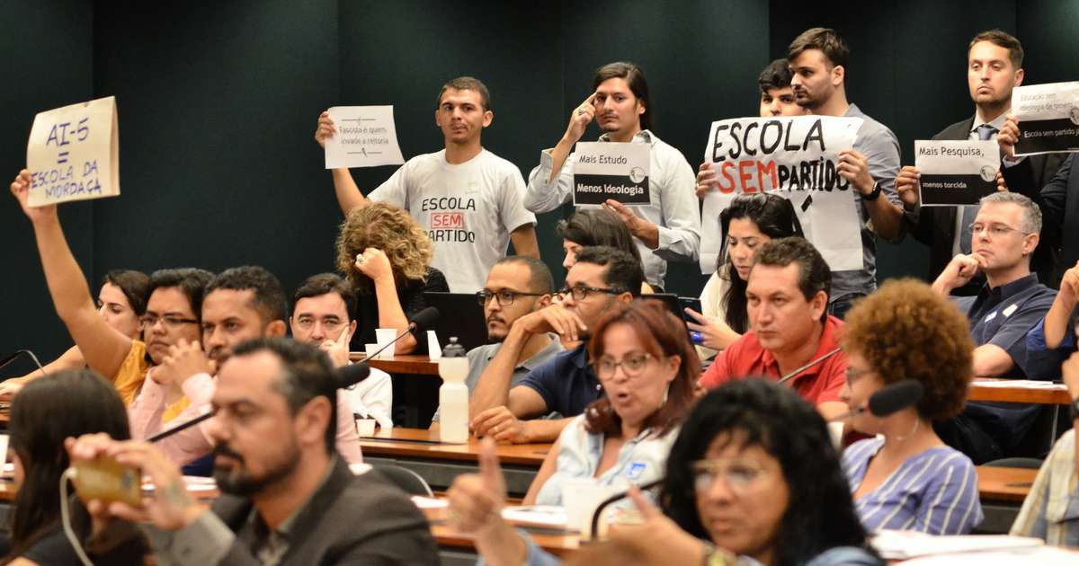 Novo Escola sem Partido prevê gravação de aulas