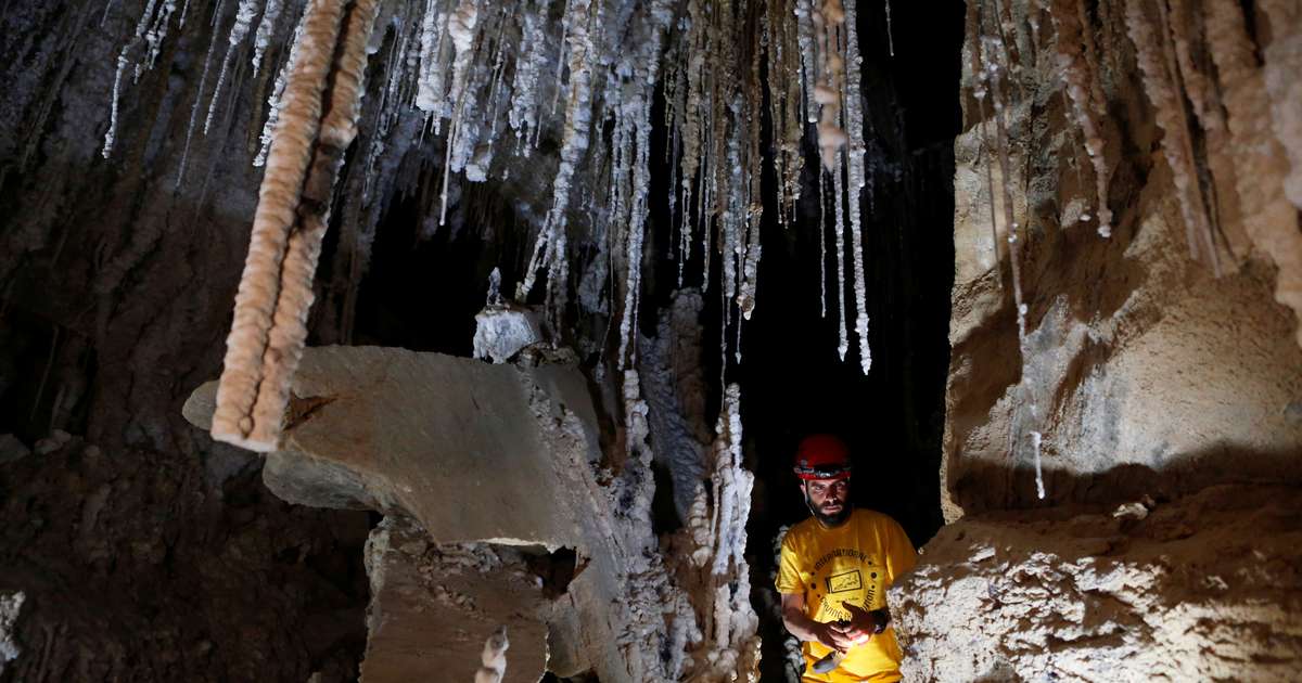 Maior caverna de sal do mundo