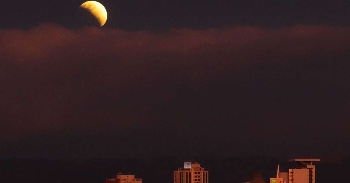 Eclipse lunar encanta no aniversário de 50 anos da Apollo 11