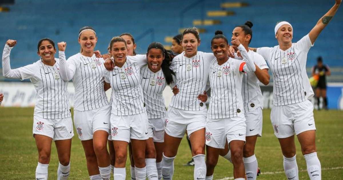 Time feminino do Corinthians goleia e fica a uma vitória de recorde mundial