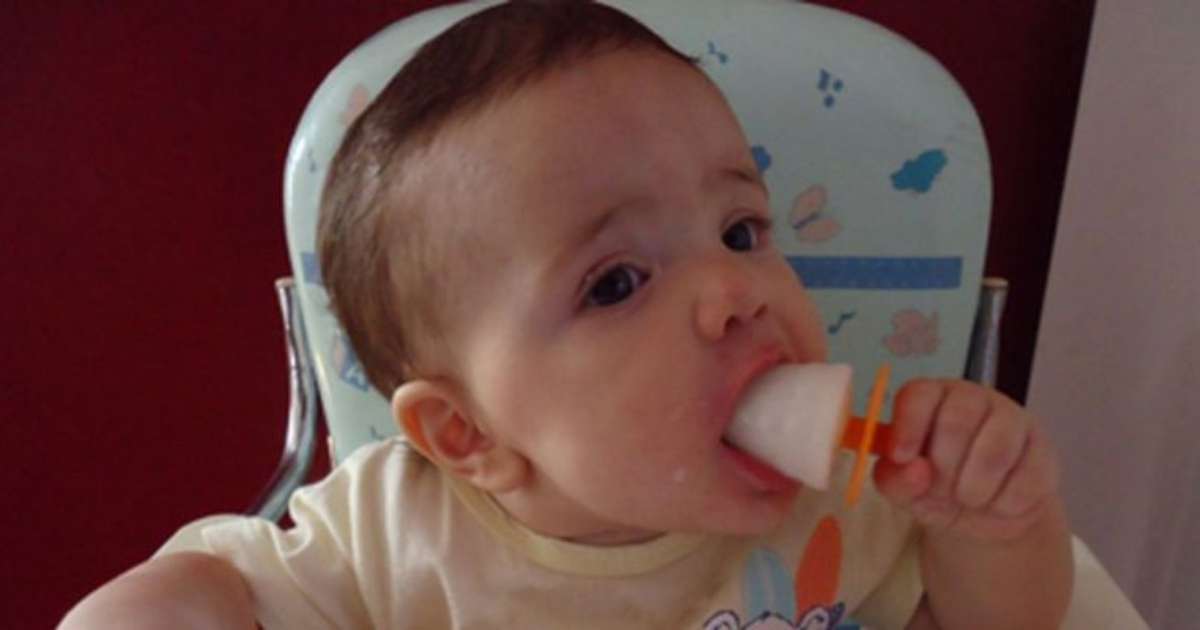 Para aliviar dor, mãe faz sorvete de leite materno