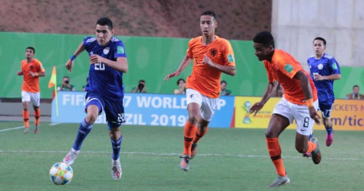 Holanda goleia Paraguai e enfrentará o México na semifinal do Mundial